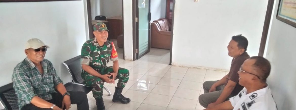 Komsos Anggota Koramil 1601/Indramayu Bersama Pamong Desa Singaraja
