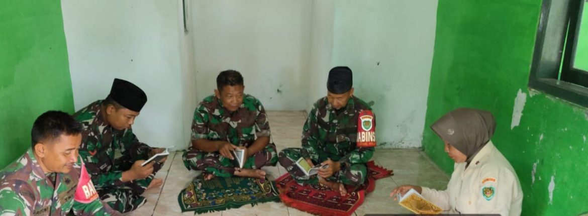 Anggota Koramil 1611/Losarang Laksanakan Tadarusan di Makoramil