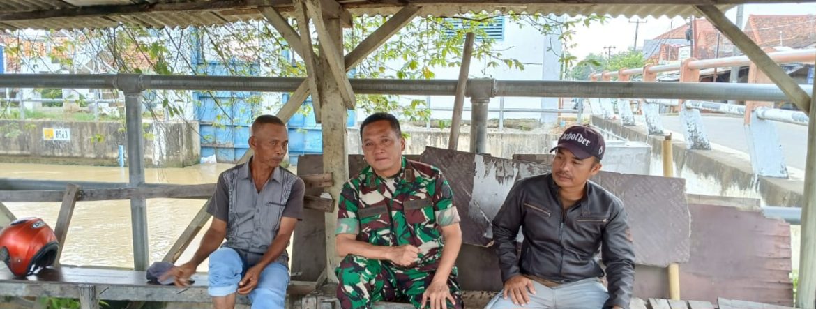 Babinsa Koramil 1605/Sukagumiwang Laksanakan Komsos Bersama RT dan RW Desa Tulungagung