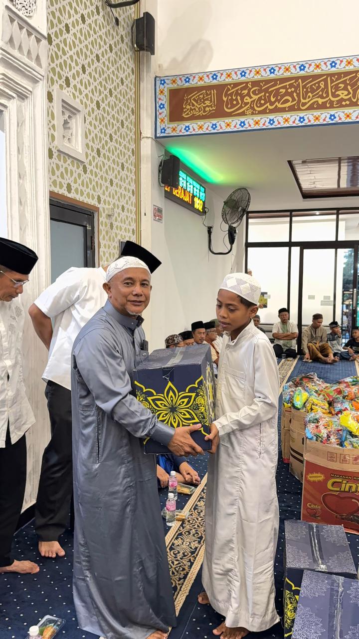 Pimpinan Ponpes Rubhat Al Ikhlas Gelar Buka Puasa Bersama Santri dan Majelis Ta’lim Al-Ikhlas