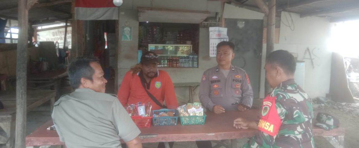 Komsos Babinsa Koramil 1605/Sukagumiwang Bersama Bhabinkamtibmas, Satpol PP dan Pamong Desa Gunungsari