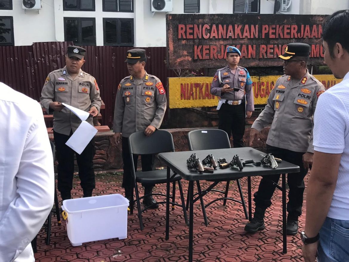 KARTU SENJATA API HABIS, POLRES REJANG LEBONG LAKUKAN PEMERIKSAAN MENGHEBOHKAN!