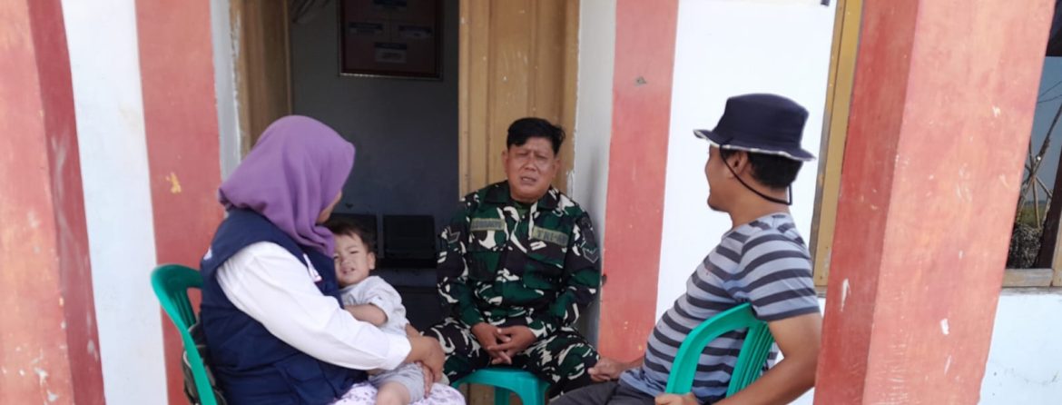 Anggota Koramil 1602/Sindang Komsos Bersama Pendamping dan Ketua Koperasi Merah Putih Desa Karanganyar