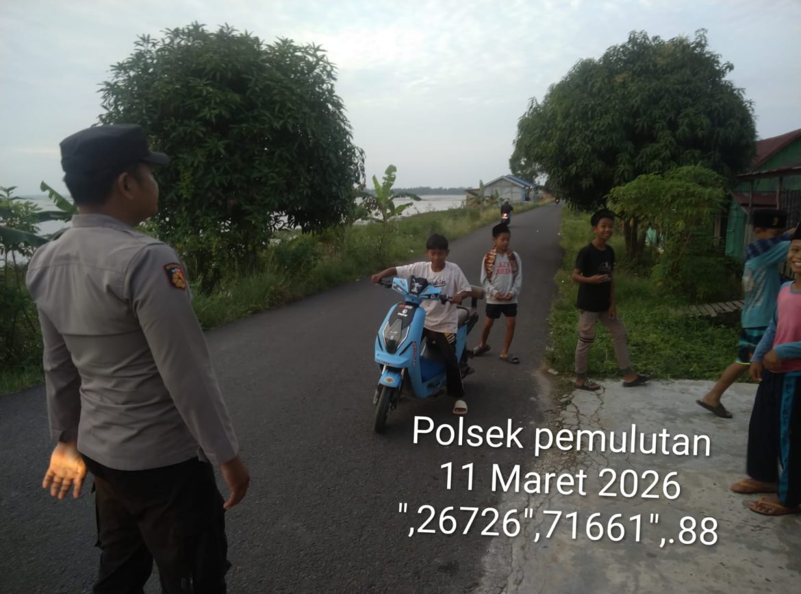 Patroli Humanis Polsek Pemulutan, Sampaikan Himbauan Kamtibmas kepada Masyarakat Selama Bulan Ramadhan