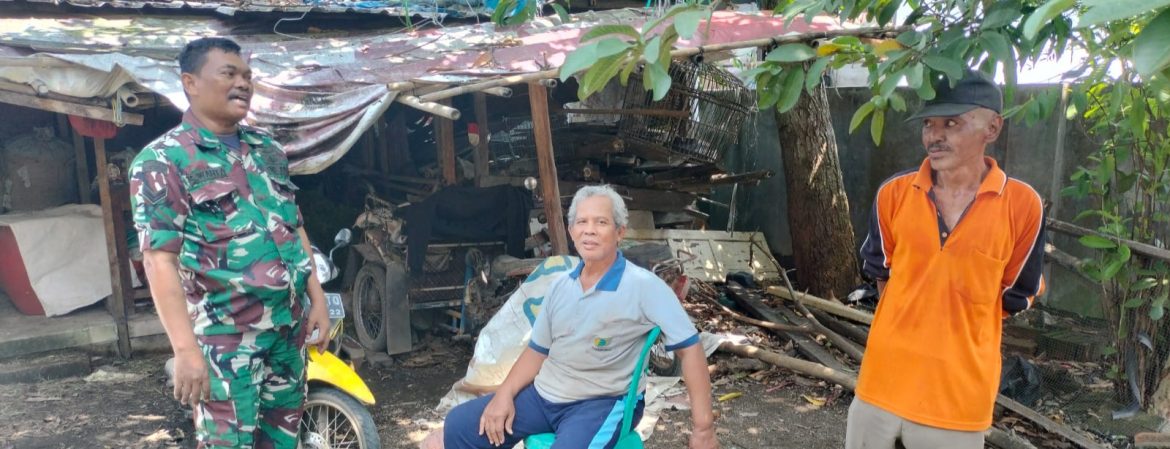 Komsos Babinsa Koramil 1605 Sukagumiwang Bersama RT dan Tokoh Masyarakat Desa Tenajar Lor