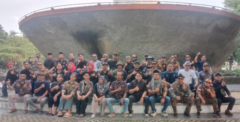 Indahnya Berbagi Di Bulan Ramadhan, Ormas GRIB JAYA Kabupaten Indramayu Menggelar Berbagi Ratusan Ta’jil