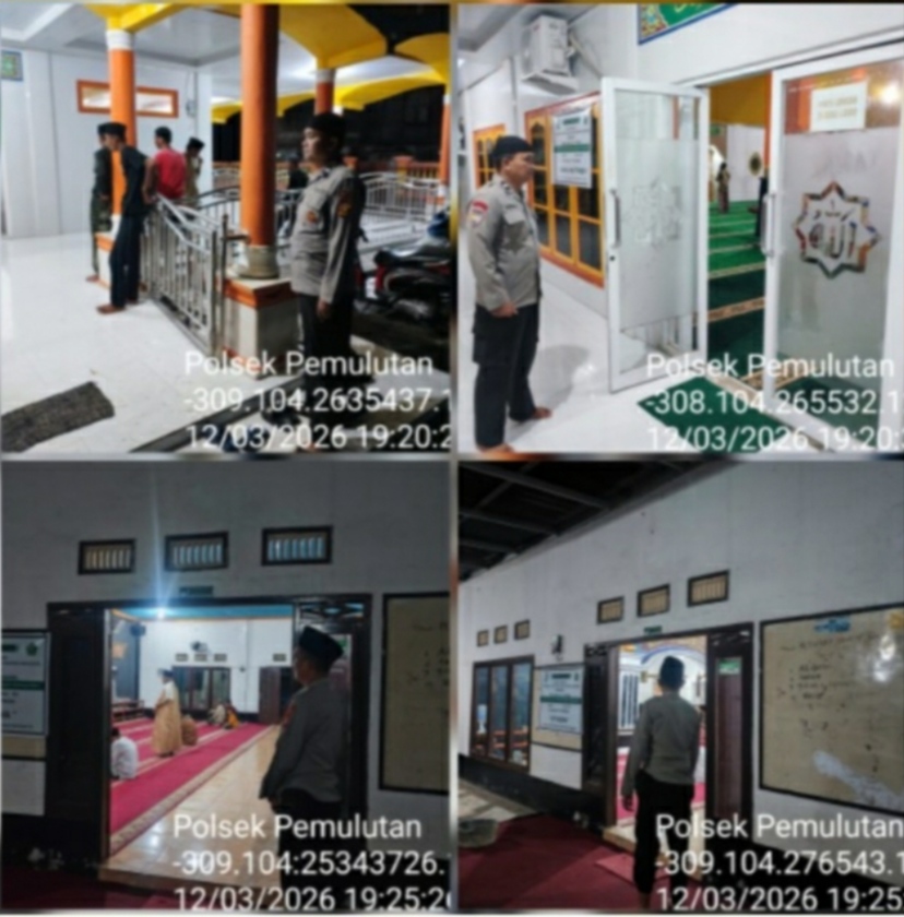 Personel Polsek Pemulutan Ogan ilir Laksanakan Pengamanan Sholat Tarawih