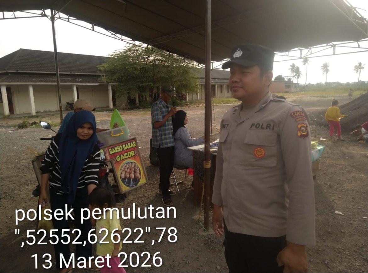 Jaga Situasi Kamtibmas, Polsek Pemulutan Laksanakan Patroli Hunting di Pasar Bedug Jelang Berbuka Puasa