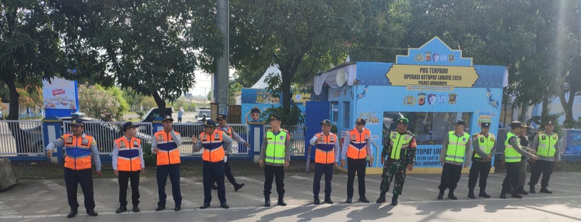 Personel Koramil 1611/Losarang Ikuti Apel Operasi Ketupat Lodaya 2026 di Pos Terpadu Timbangan Losarang