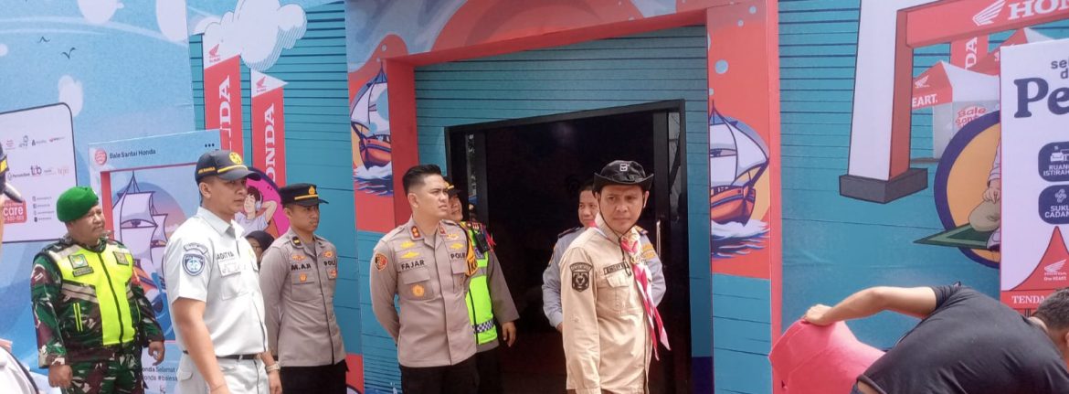 Koramil 1611/Losarang Hadiri Kunjungan Kapolres Indramayu dalam Rangka Operasi Ketupat Lodaya 2026 di Pos Terpadu Timbangan Losarang