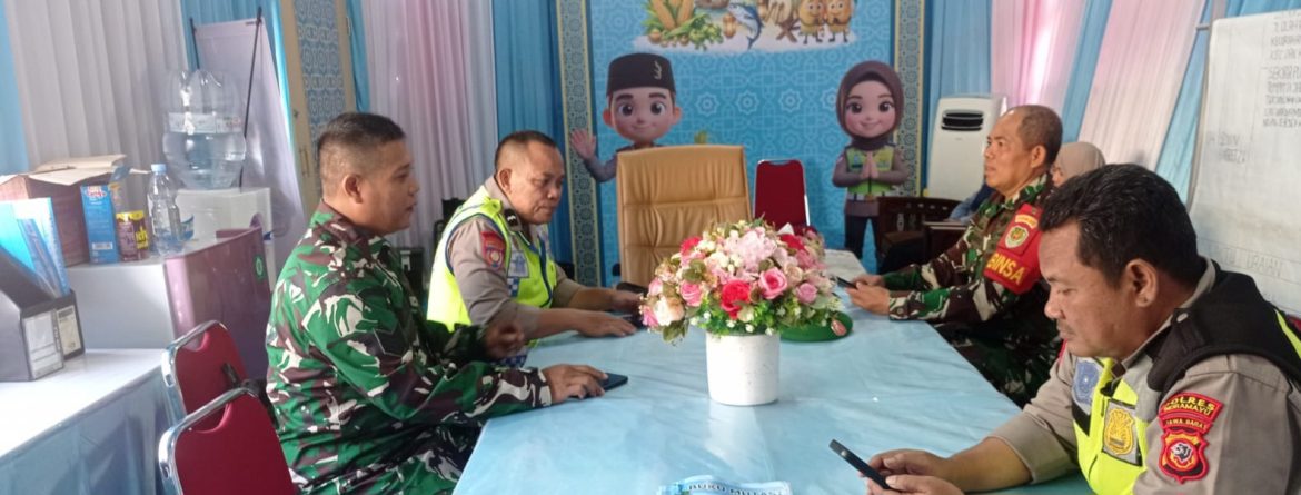 Personel Koramil 1601/Indramayu Laksanakan Pos PAM Idul Fitri 2026 di Terminal Indramayu