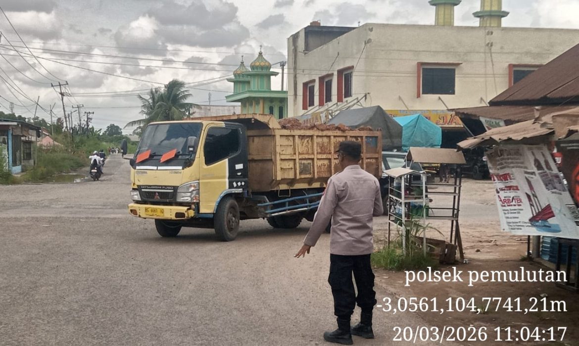 Jelang Lebaran, Personel Polsek Pemulutan Intensifkan Patroli, Pastikan Wilayah Aman dan Kondusif