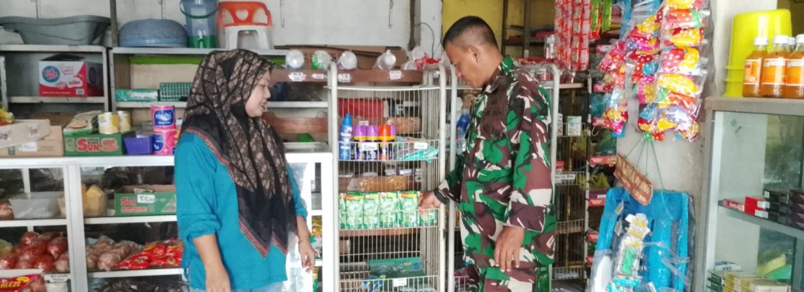 Babinsa Koramil 1603/Lohbener Laksanakan Pemantauan Harga Sembako di Desa Lohbener