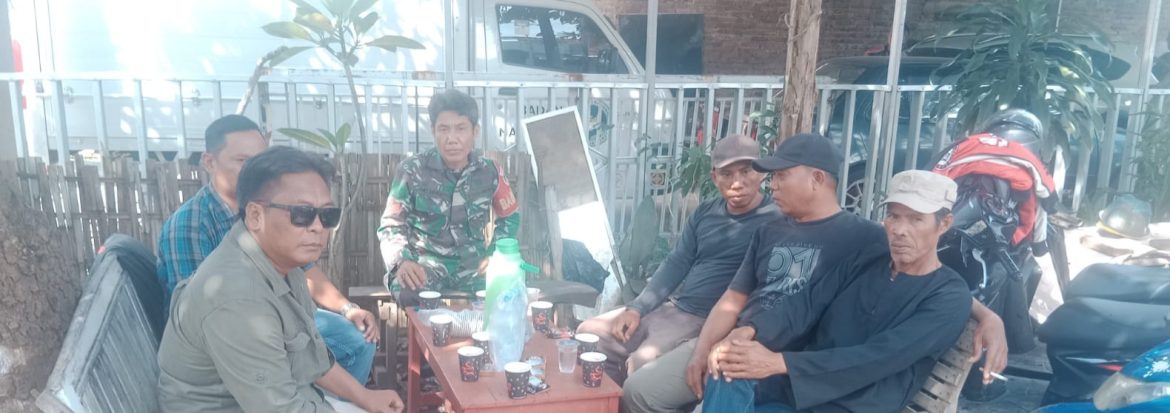 Komsos Anggota Koramil 1601/Indramayu di Wilayah Binaan Desa Singajaya