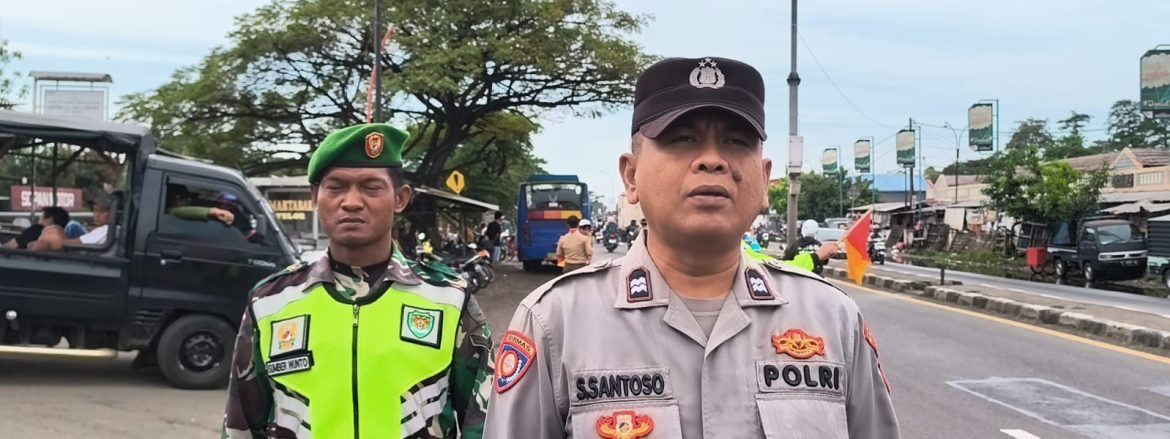 Komsos Babinsa Koramil 1605/Sukagumiwang Bersama Bhabinkamtibmas dan Pamong Desa Manguntara