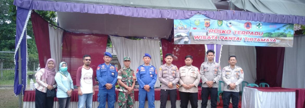Personel Koramil 1609/Juntinyuat Laksanakan PAM dan Monitoring Wisata Pantai Legenda Tirtamaya