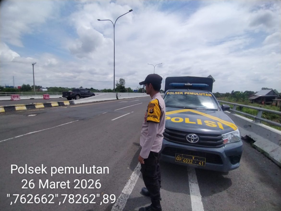 Polsek Pemulutan polres Ogan Ilir Intensifkan Strong Point, Pastikan Arus Lalu Lintas Lancar dan Wilayah Bebas Pungli serta Premanisme