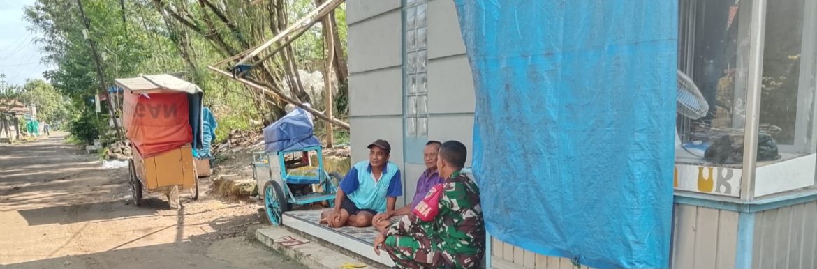 Anggota Koramil 1603 Lohbener Komsos Bersama Masyarakat Desa Lohbener