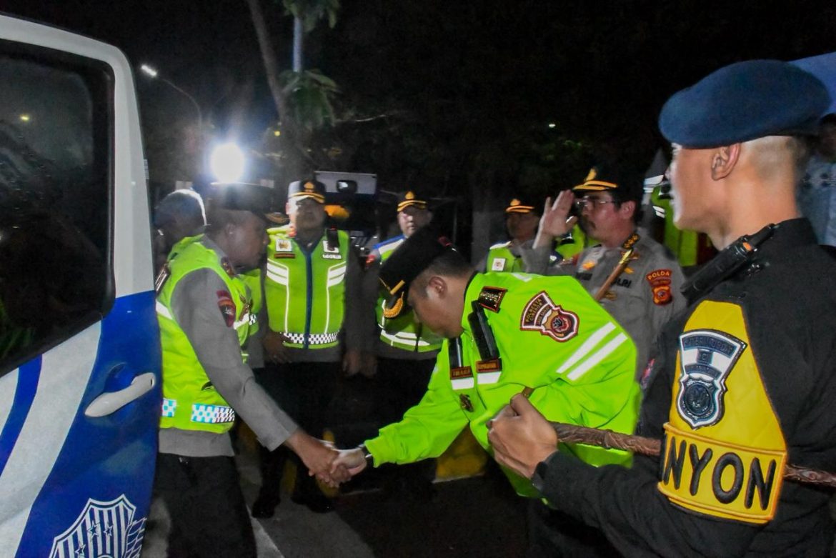 Kapolda Jabar Tinjau Arus Balik di Rest Area 229B, Pastikan Pemudik Aman dan Nyaman