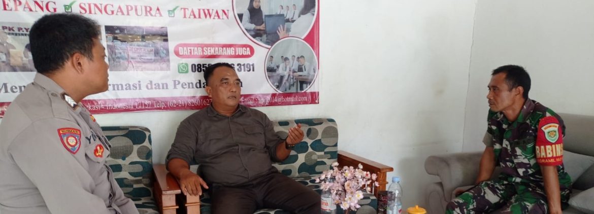 Babinsa Koramil 1601/Indramayu Pererat Silaturahmi Melalui Komsos di Desa Pekandanganjaya