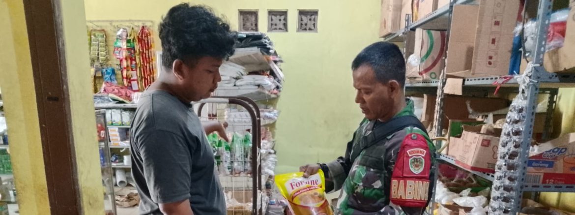 Babinsa Koramil 1603/Lohbener Laksanakan Pemantauan Harga Sembako di Desa Lohbener