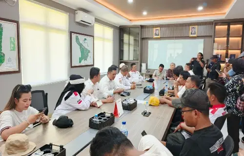 Demo Besar APDESI–Karang Taruna di Karawang Berujung Damai, Dugaan Kekerasan Disorot