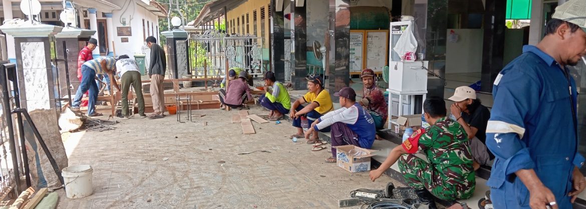 Babinsa Koramil 1601/Indramayu Komsos Bersama Warga Desa Gelarmandala, Perkuat Ketahanan Pangan dan Kondusifitas Wilayah