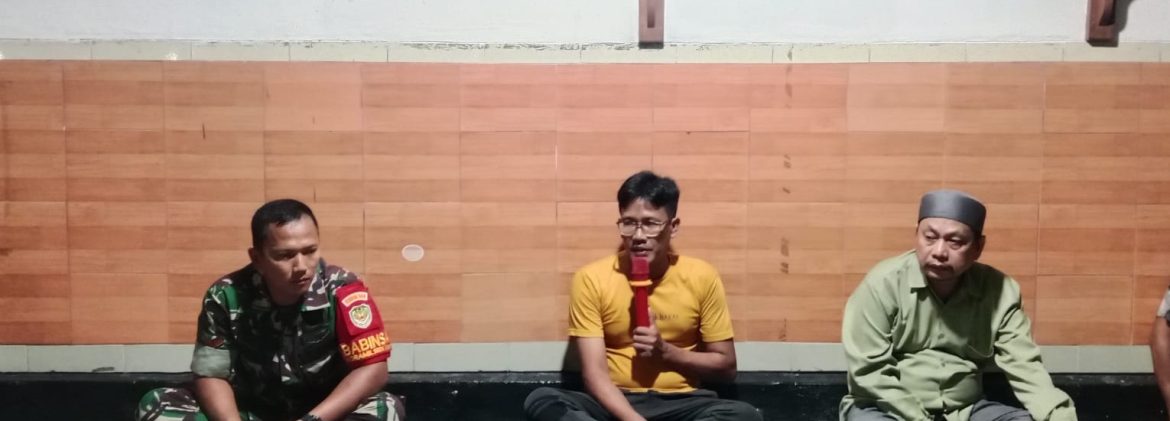 Komsos Anggota Koramil 1601/Indramayu di Desa Pekandangan, Perkuat Sinergi dan Kamtibmas