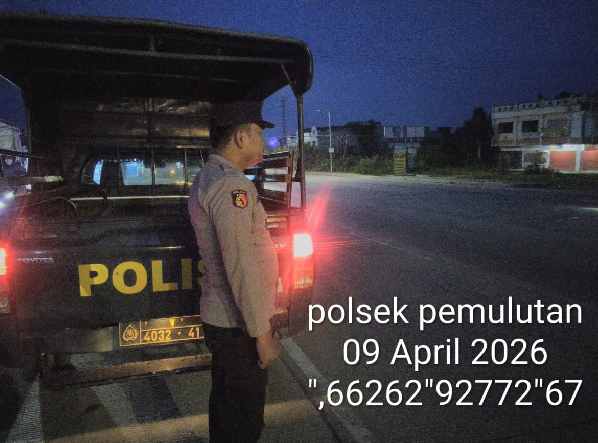 Patroli Malam, Polsek Pemulutan Pastikan Situasi Wilayah Aman dan Kondusif