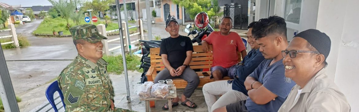 Babinsa Koramil 1601/Indramayu Komsos di Kelurahan Margadadi, Perkuat Silaturahmi dan Kondusifitas Wilayah