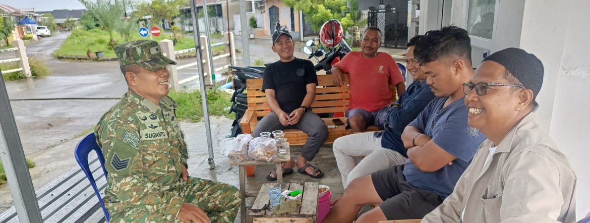 Babinsa Koramil 1601/Indramayu Komsos di Kelurahan Margadadi, Perkuat Silaturahmi dan Kondusifitas Wilayah