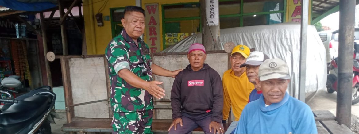 Serka Amani Babinsa Koramil 1611/Losarang Gelar Komsos Bersama Warga Cemara Kulon, Perkuat Sinergi dan Kamtibmas