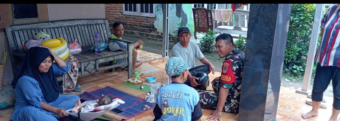 Komsos Koramil 1601/Indramayu di Desa Gelarmandala, Babinsa Perkuat Kedekatan dan Dukung Ketahanan Pangan