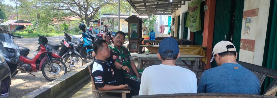 Babinsa Koramil 1605 Sukagumiwang Komsos Bersama Pemdes Tenajar Lor