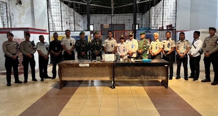 Dalam Rangka Hari Bhakti Pemasyarakatan ke-62, Lapas Kelas IIA Kuningan Laksanakan Razia, Perkuat Komitmen Zero Halinar