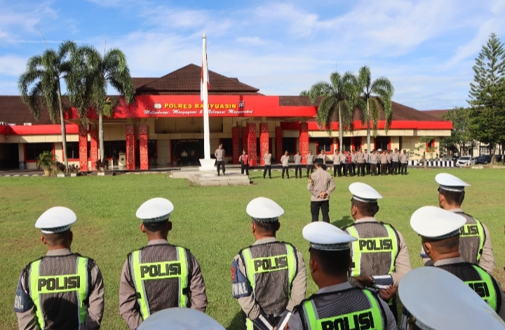 Apel Pagi, Wakapolres Banyuasin Tekankan Pentingnya Moto Kapolda Sumsel dan Kedisiplinan Personel
