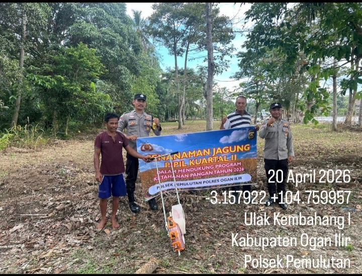 Dukung Program Nasional, Polsek Pemulutan Ogan Ilir Kolaborasi dengan Petani Tanam Jagung Pipil