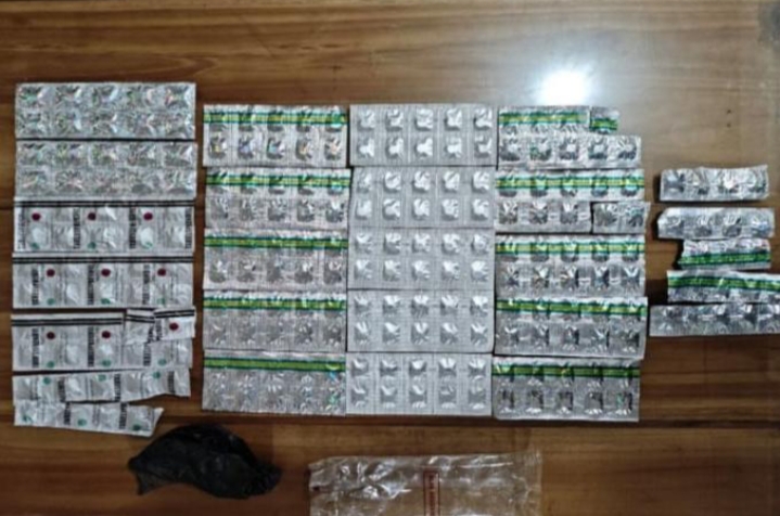 POLRESTA CIREBON GEREBEK PENGEDAR O.K DI HALAMAN BELAKANG RUMAH