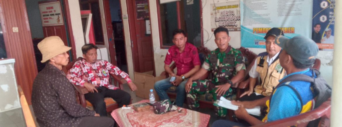 Babinsa Koramil 1605/Sukagumiwang Laksanakan Komsos Bersama Masyarakat dan Pamong Desa Cibeber
