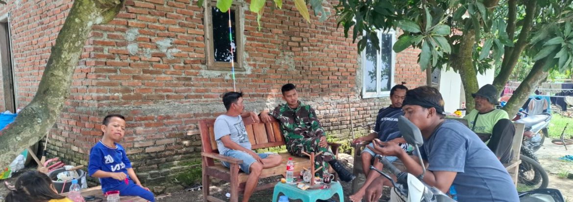Komsos Babinsa Koramil 1601/Indramayu di Wilayah Binaan Desa Sudimampir Lor