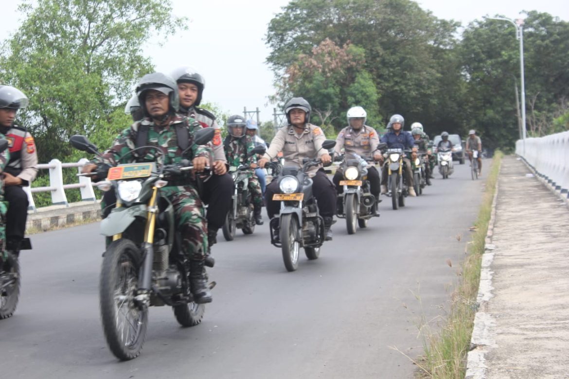 Sinergi tni-polri , Kodim 06 16/Indramayu dan polres laksanakan patroli siaga may day