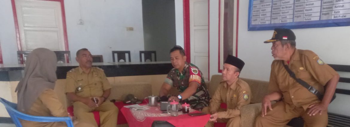 Babinsa Koramil 1608/Karangampel Dorong Peningkatan Pelayanan dan Keamanan di Desa Dukuh Tengah