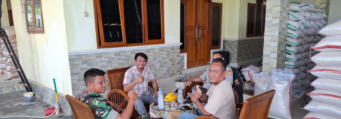 Komsos Anggota Koramil 1601/Indramayu di Wilayah Binaan Desa Sudimampir Lor