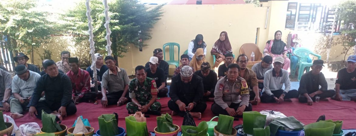 Koramil 1601/Indramayu Hadiri Acara Mapag Sri dan Panen Raya Desa Pekandanganjaya
