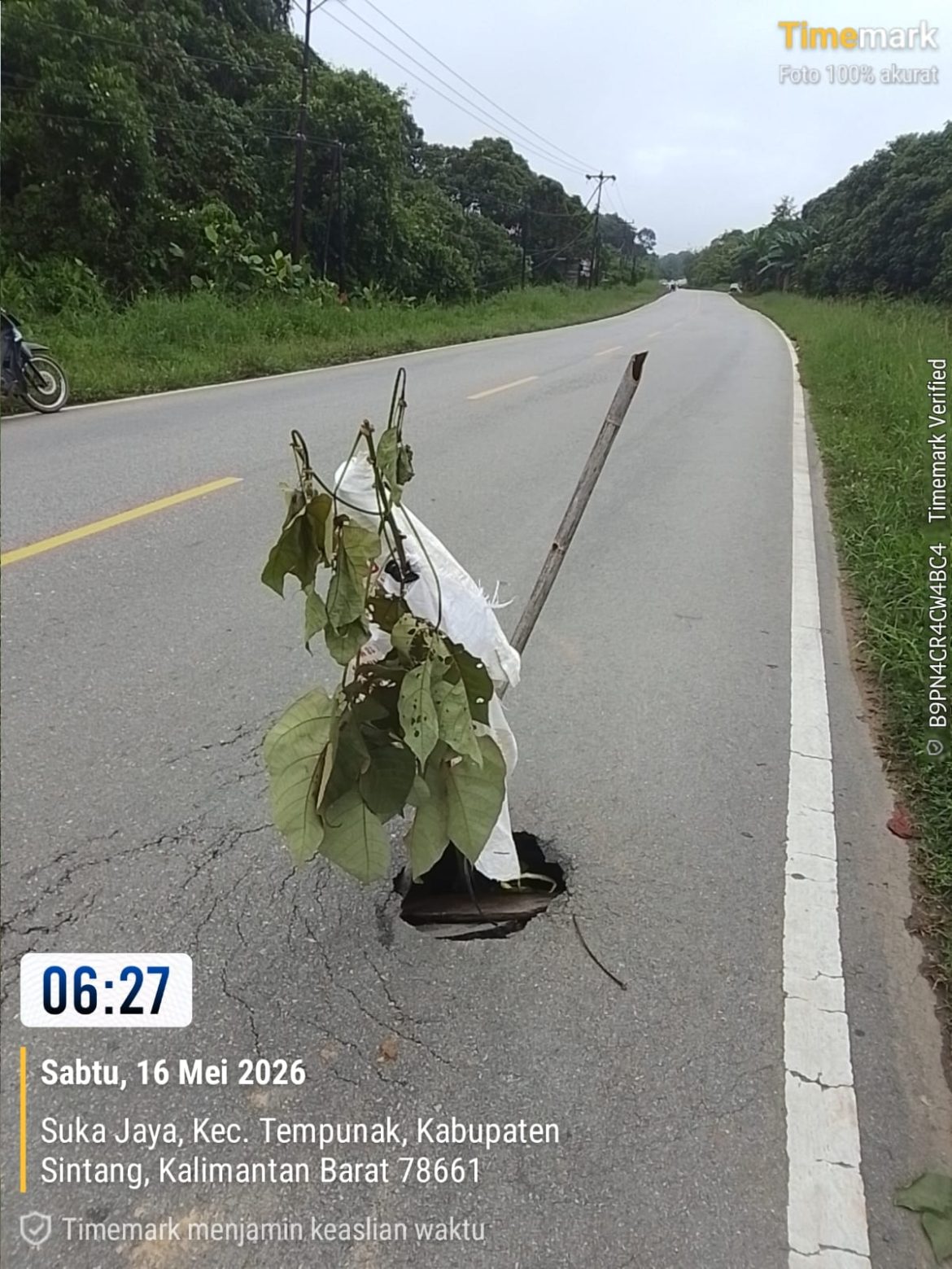 JALAN RAYA BERLUBANG BESAR DAN DALAM