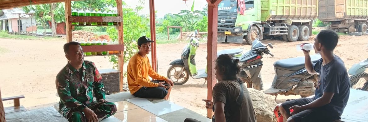 Komsos Babinsa Koramil 1611/Losarang Bersama Masyarakat RT 14 RW 04 Desa Losarang