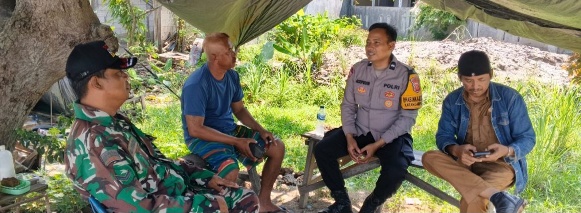 Babinsa Koramil 1608 Karangampel Komsos Bersama Warga Desa Karangampel Kidul