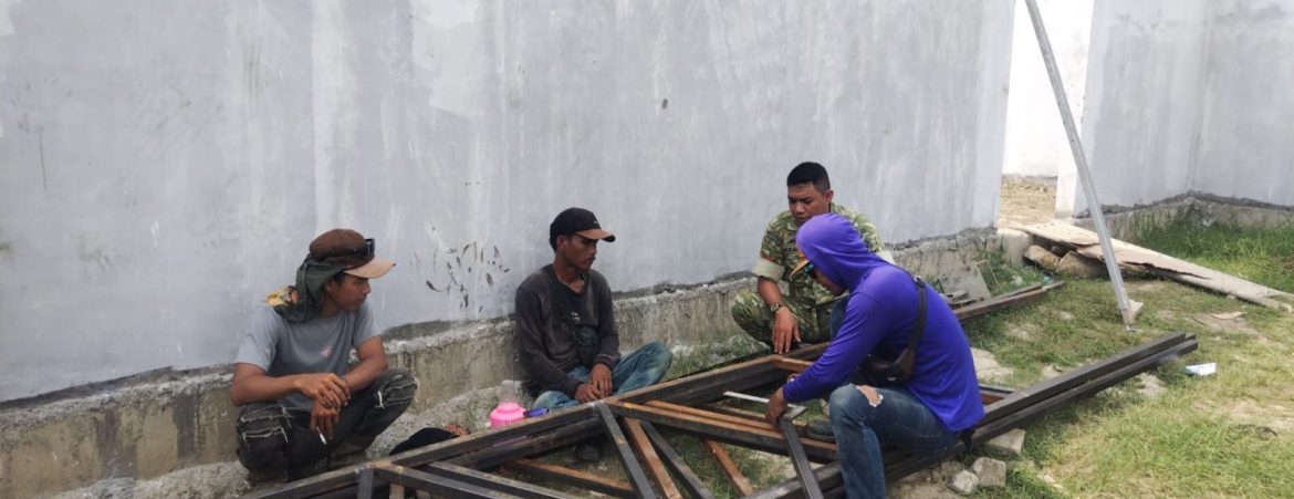 Babinsa Koramil 1608/Karangampel Komsos Bersama Warga Desa Kedokanbunder