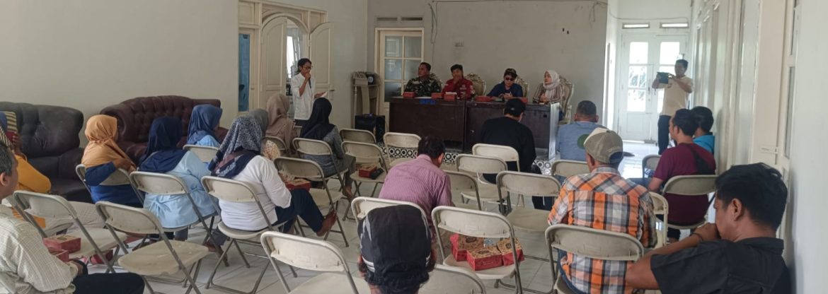 Anggota Koramil 1605 Sukagumiwang Menghadiri Musdesus Desa Tulungagung