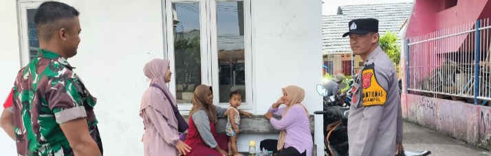Babinsa Koramil 1608/Karangampel Komsos Bersama Bhabinkamtibmas dan Warga Desa Karangampel